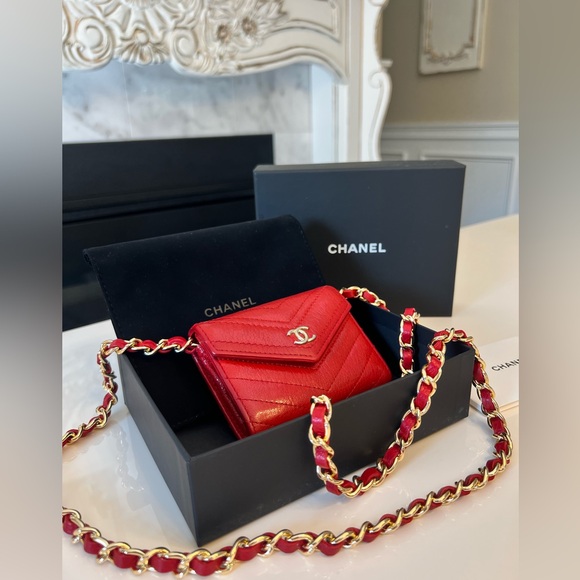 💯 Authentic RARE Chanel Red wallet with a custom 24k plated unbranded chain. - Picture 4 of 11